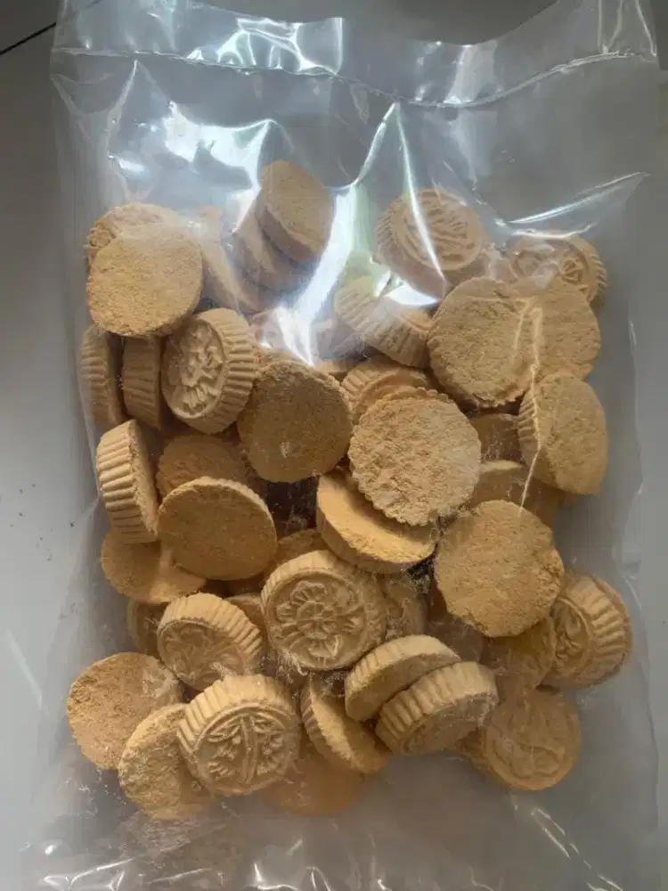 Kue lebaran buat isiToples