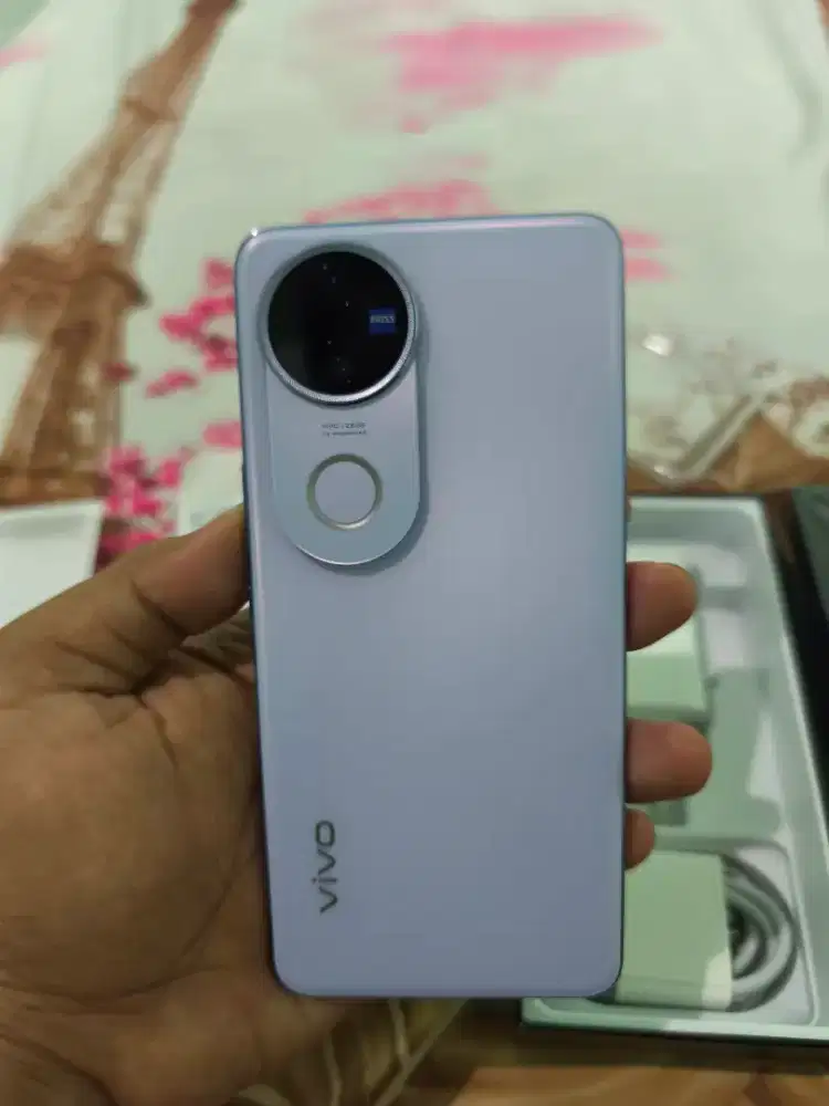 VIVO V50 12/256 Purple Like New