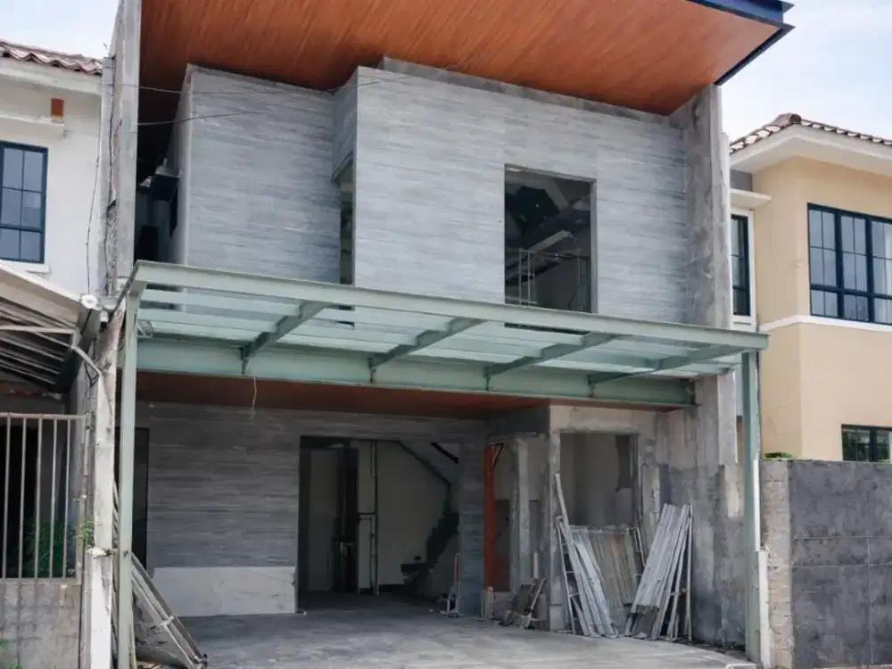 Rumah Mewah Modern Baru Gress Dharmahusada Mas  Row 3 mobil, Akses service terpisah  Kanopi kaca depan rumah