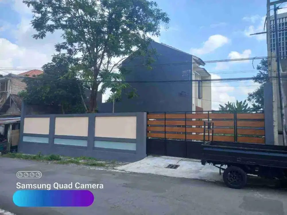 Tanah Pekarangan akses Bagus  Bonus Rumah 2 Lantai Di jl. Palagan km 7 Dekat HYATT, AL AZHAR Dan Kampus UGM