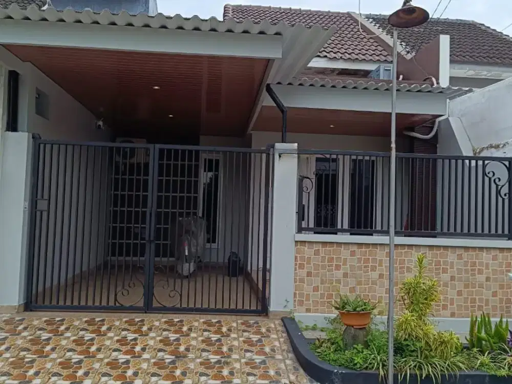 rumah Perum Ramada Jln. Kebraon  Surabaya Furnish