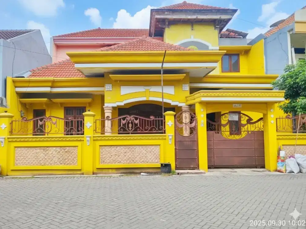 Rumah Mewah Klasik Furnish Karah Strategis Dekat Toll