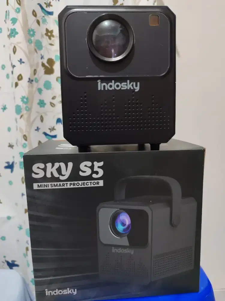 MINI PROYEKTOR SKY S5 MULUS LENGKAP