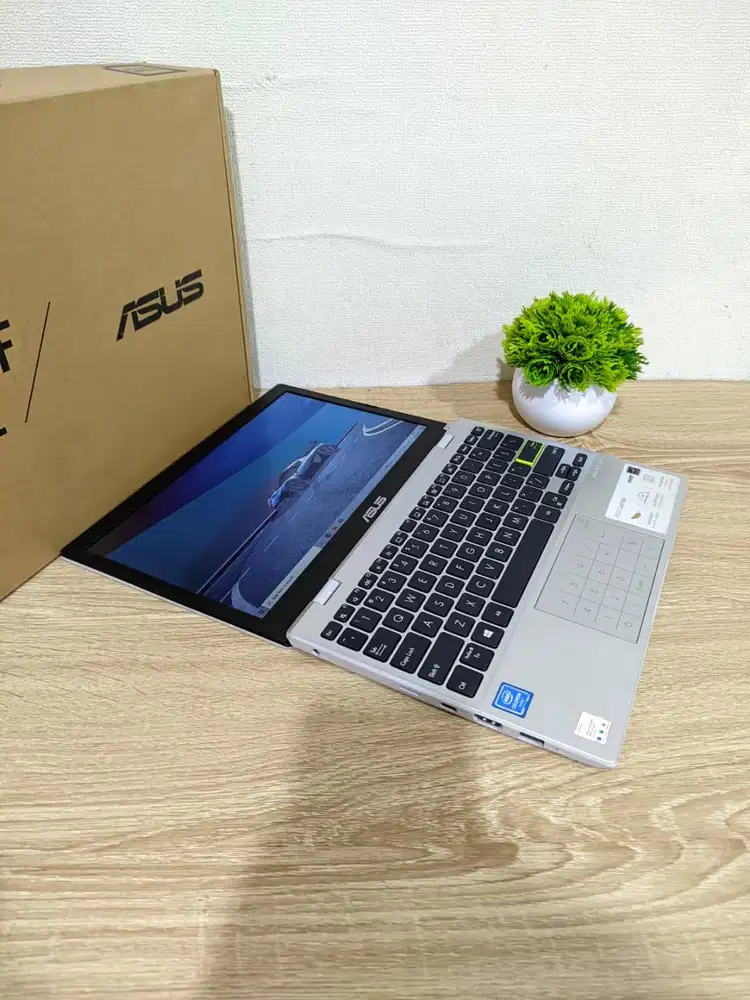LAPTOP 2 JUTAAN ASUS VIVOBOOK E210MA INTEL N4020 RAM 4GB/256GB MULUS