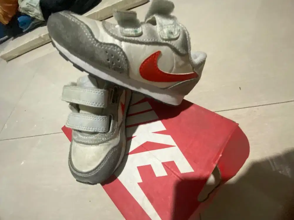 Sepatu nike ori size 23,5