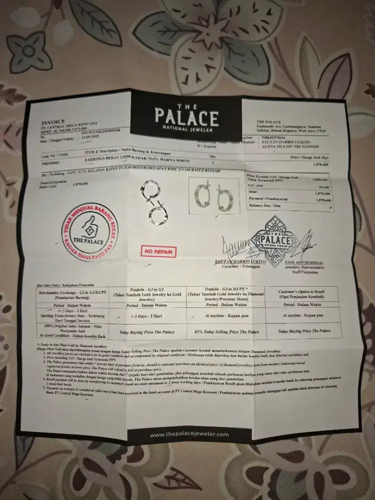 Perhiasan Emas 18K Anting Jepit The Palace 1.01gr