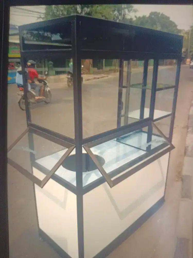 Etalase atau gerobak