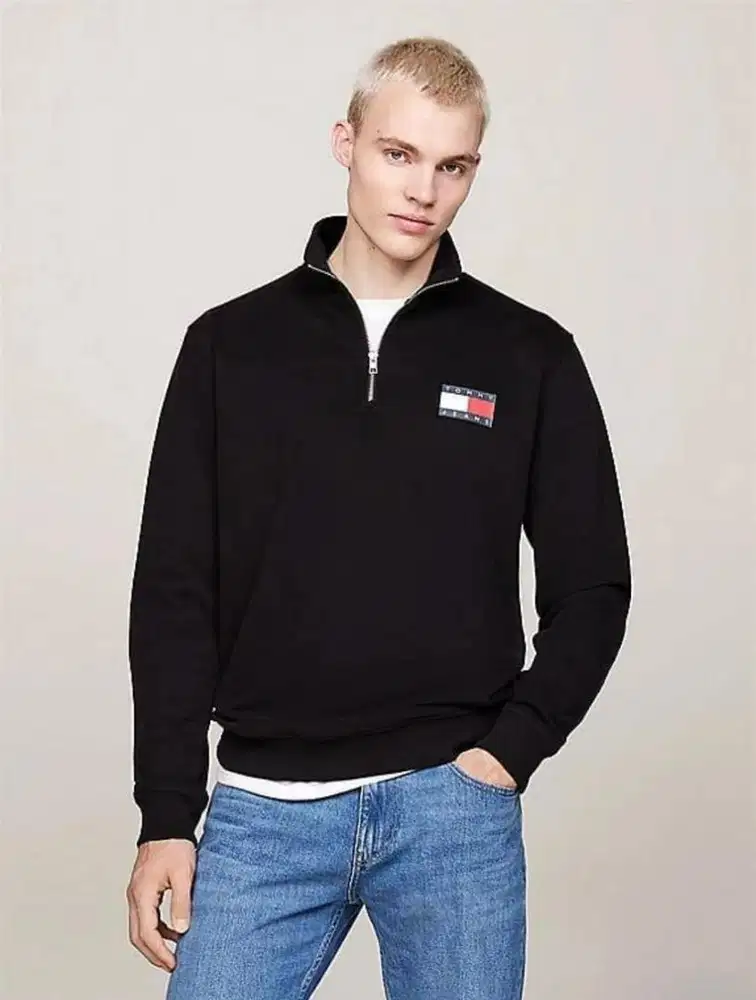 pullover (sweter) Tommy Jeans berwarna hitam