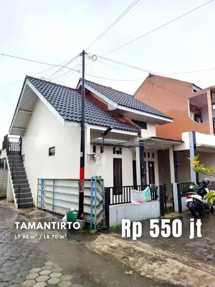 Dijual Rumah Hook Strategis di Tamantirto dekat Kampus UMY