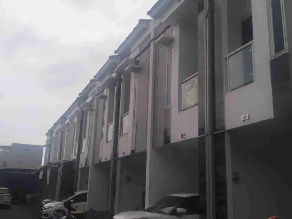 Rumah siap huni Jakarta Timur.surat shm.lokasi strategis.dekat dengan pusat perbelanjaan.rs.sekolahan.setasiun. lingkungan aman bebas banjir