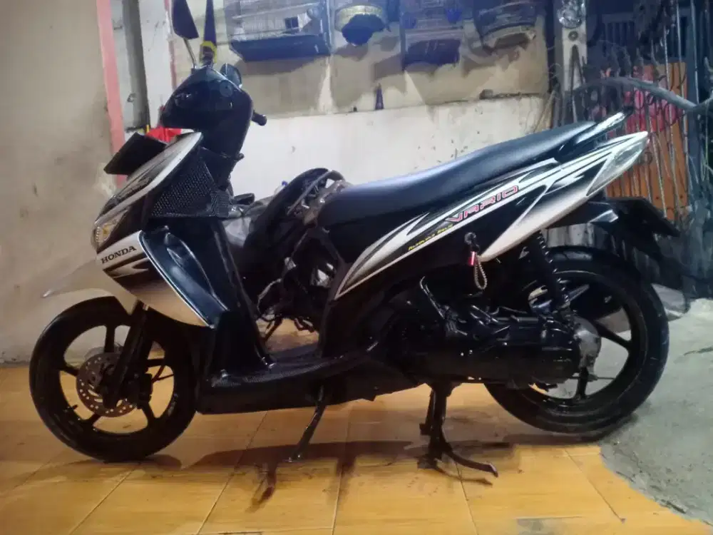 Jual vario mendol tahun 2010 warna puti panda favorit limited edition