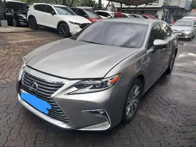 DP Rendah Lexus ES300h 2.5 Bensin-AT 2017 TBY