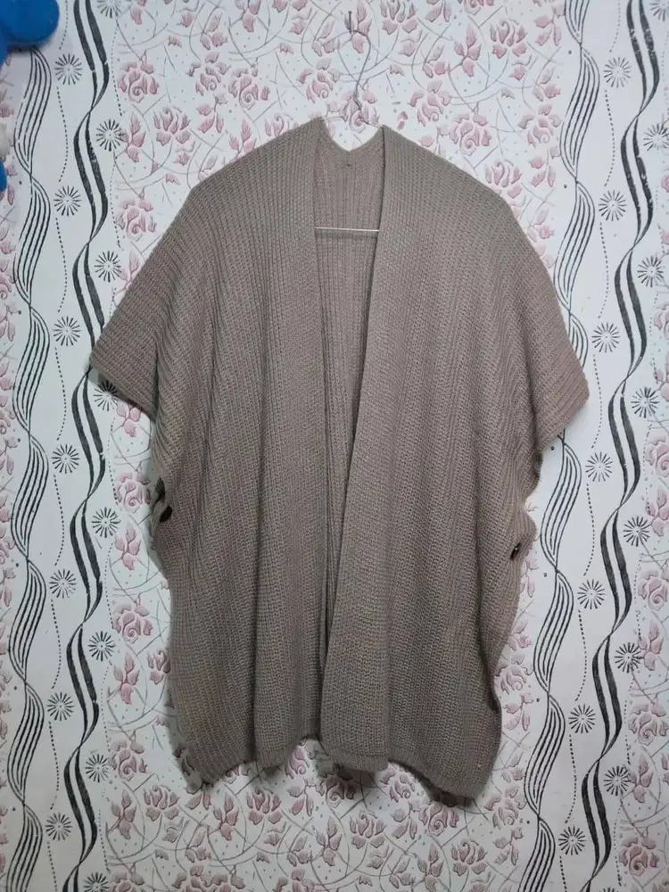 Cardigan Lengan Pendek sesuai Gambar