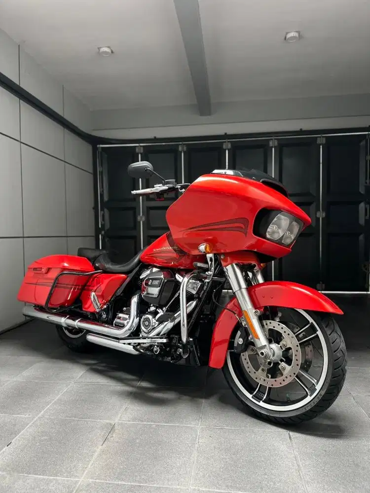 Harley Davidson Roadglide Special Color 2017 Original Paint like New