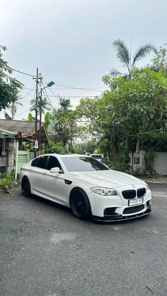 BMW 528i 2013 Bensin