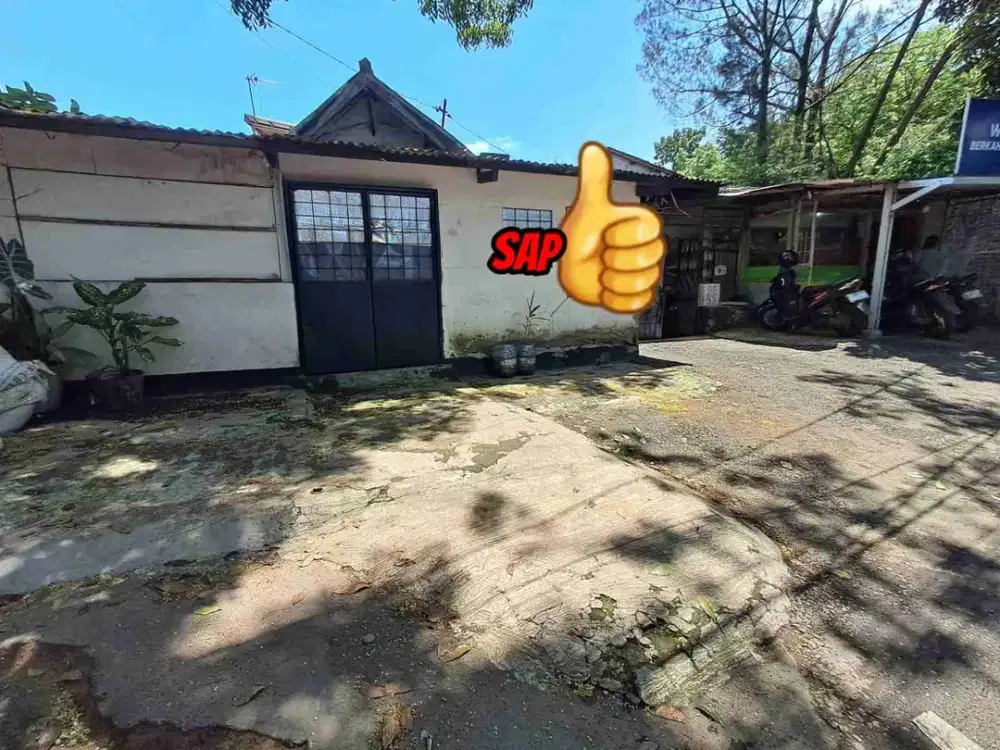 Rumah  lokasi strategis cocok untuk dibuat ruko dan hunian tempat tinggal