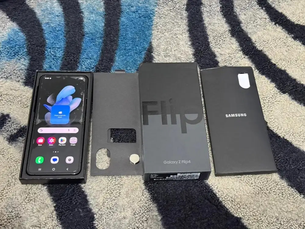 Samsung z flip 4 8/256gb mulus fullset