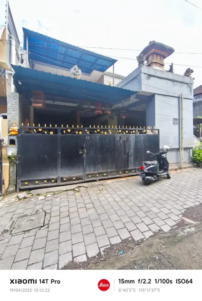 Rumah Monang maning Garasi 4 Mobil Aman No Banjiirr