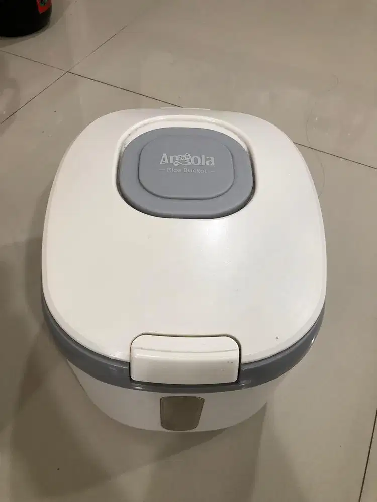 Angola Dispenser Beras