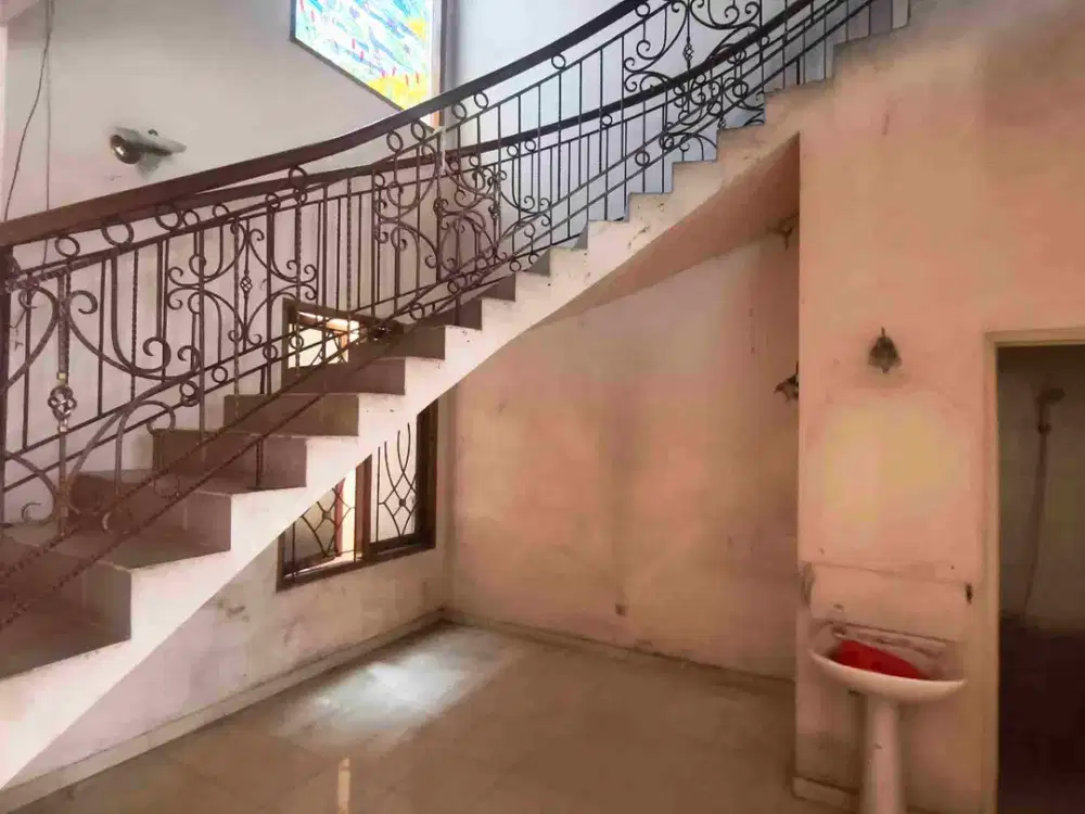 RUMAH STRATEGIS 2 LANTAI SEMIFINALS SIAP DIHUNI DI TANJUNG DUREN, JAKARTA BARAT