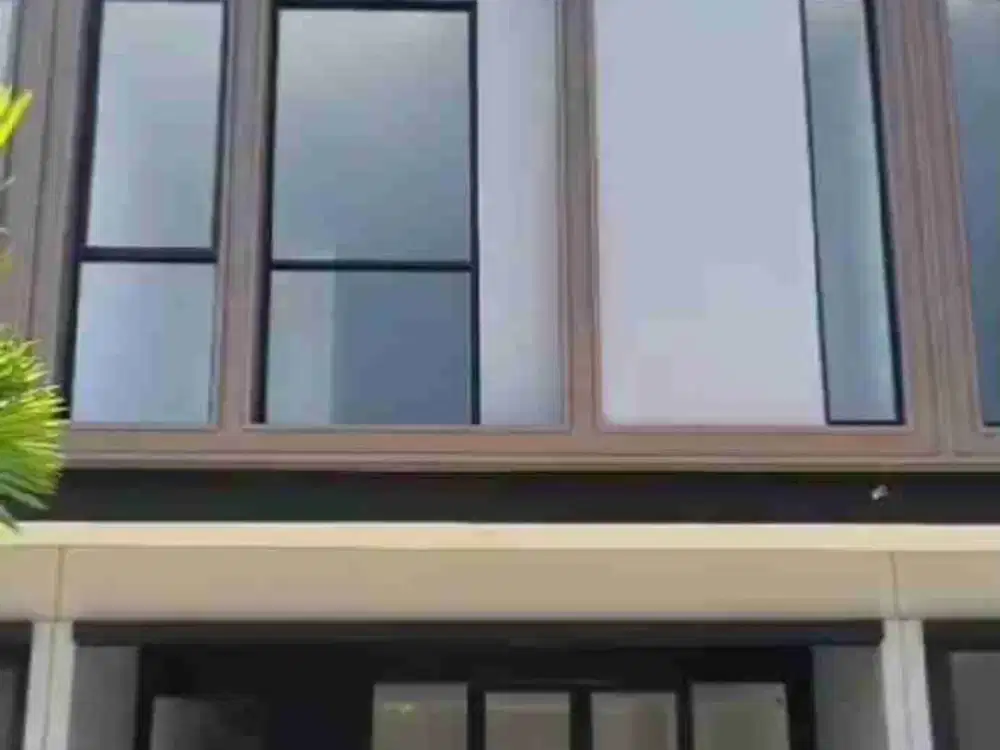 Disewakan atau Dijual Ruko Siap Pakai di Lakeview Drive Hive Crest Park Serpong