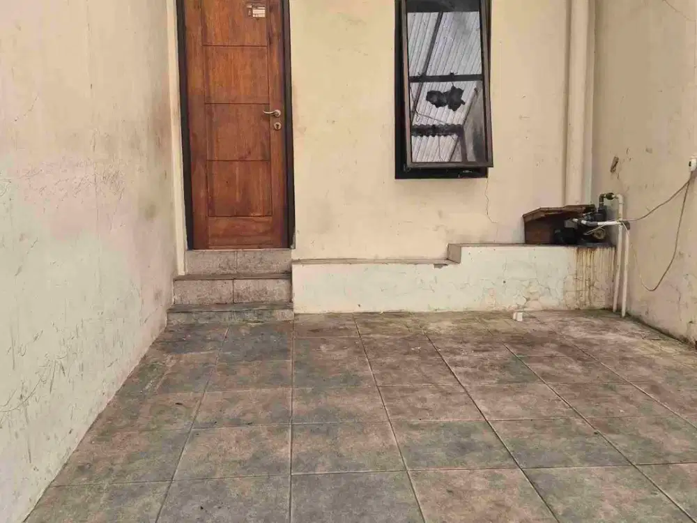 Rumah 3 lantai siap huni