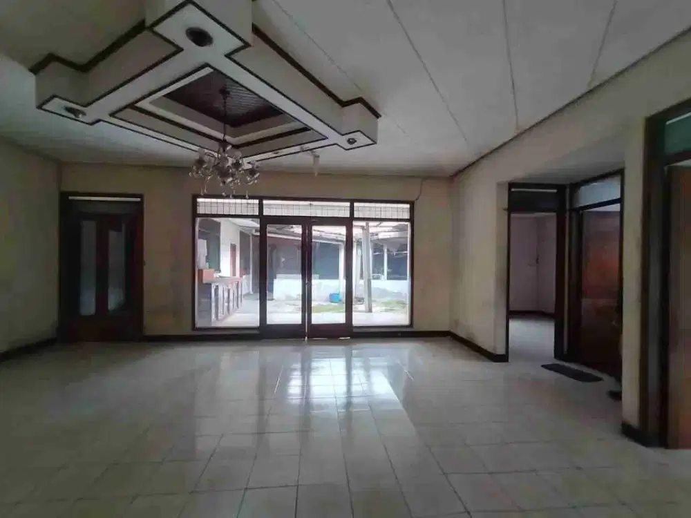 Dijual  / Disewa Rumah Luas di Bojongloa Kaler Bisa untuk Usaha