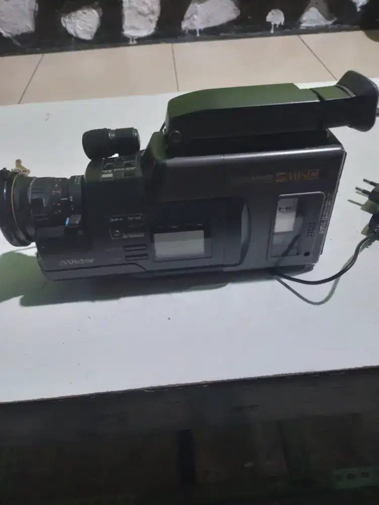 kamera video merek victor