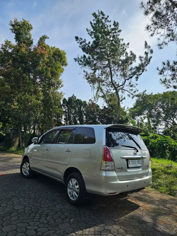 Toyota Kijang Innova 2009 Bensin