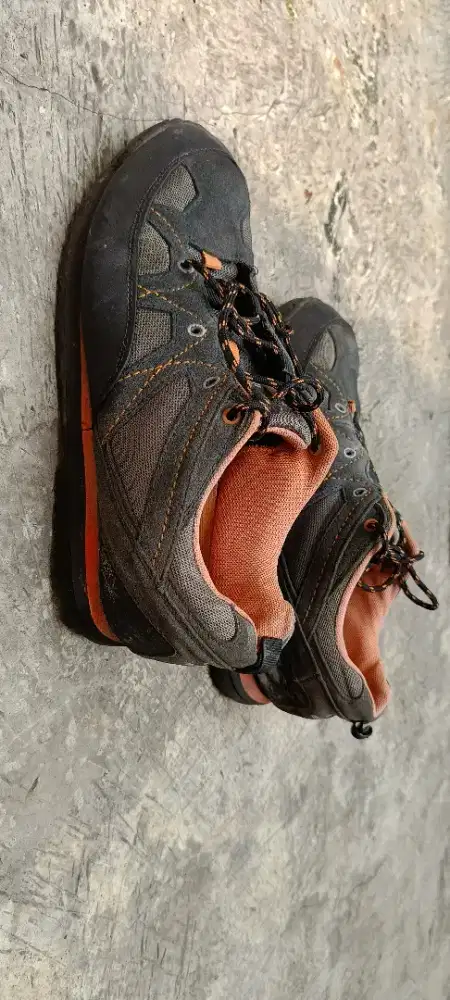 SEPATU MERK EIGER ORI