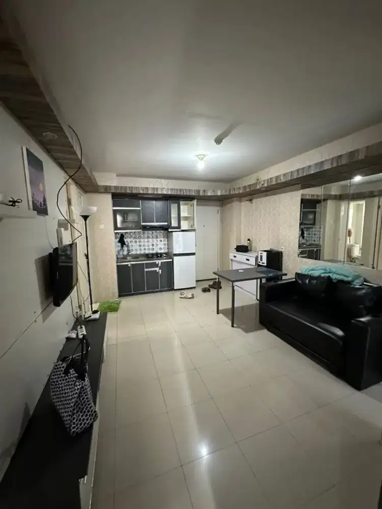 Unit jual 3 bedroom siap invest SHM apt bassura city.