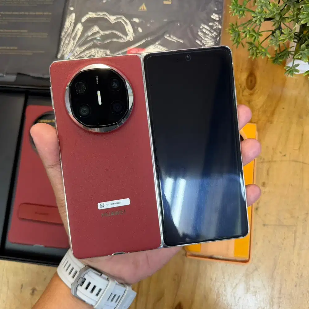 Huawei Mate x6 12/512GB Nebula red Garansi resmi indonesia Maret 2027