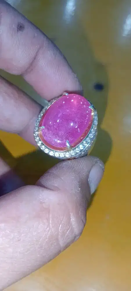 Permata batu ruby