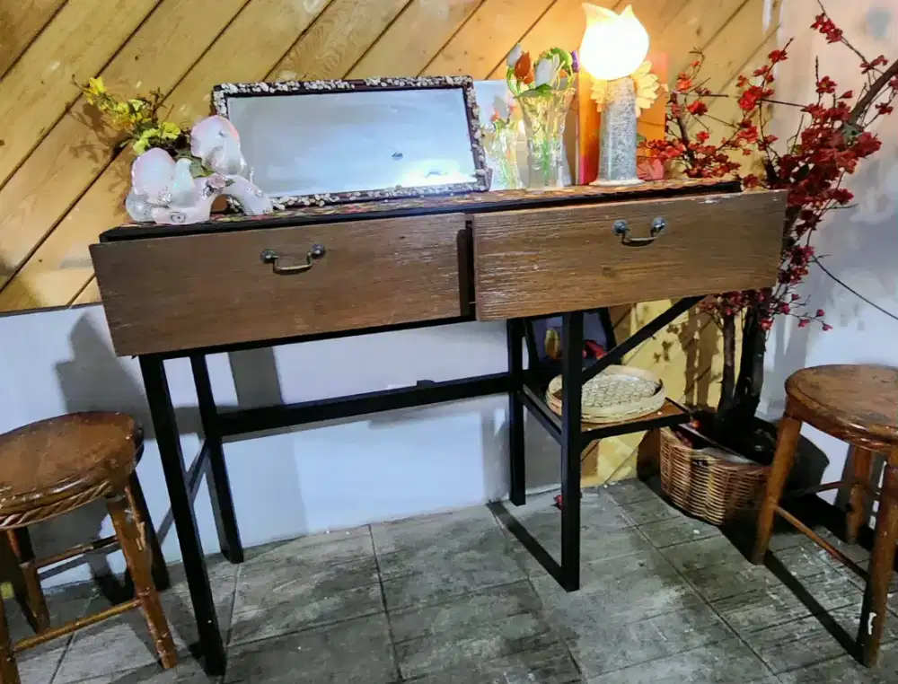 Meja Console/Meja Serbaguna Bekas