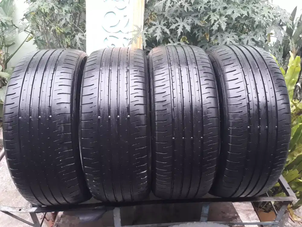 Ban dunlop ukuran 225/50/r18