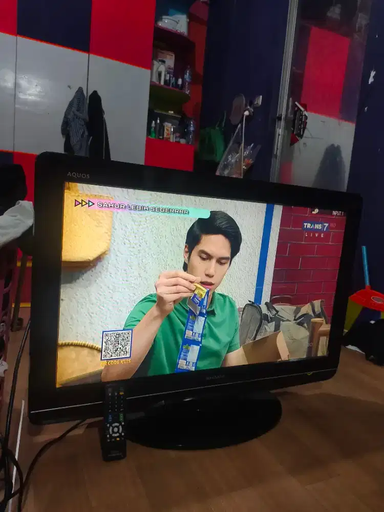 LCD sharp aquos 32 in