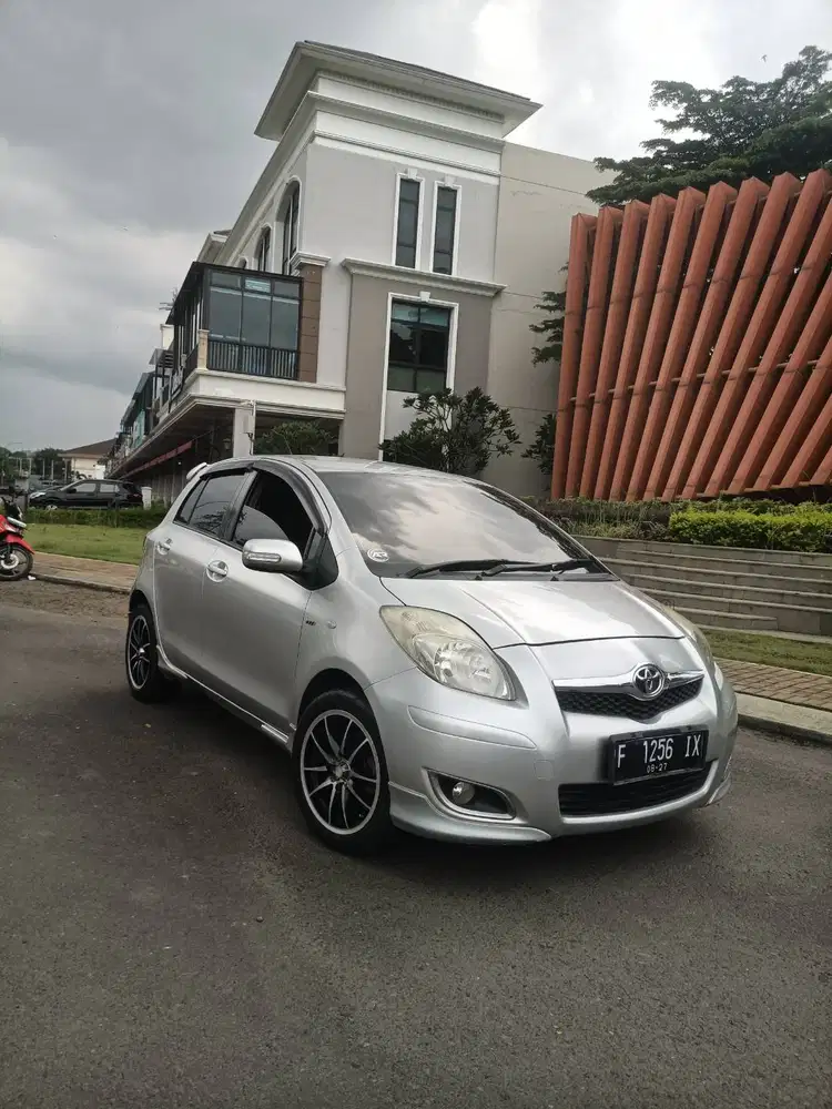 Yaris E 2012 At