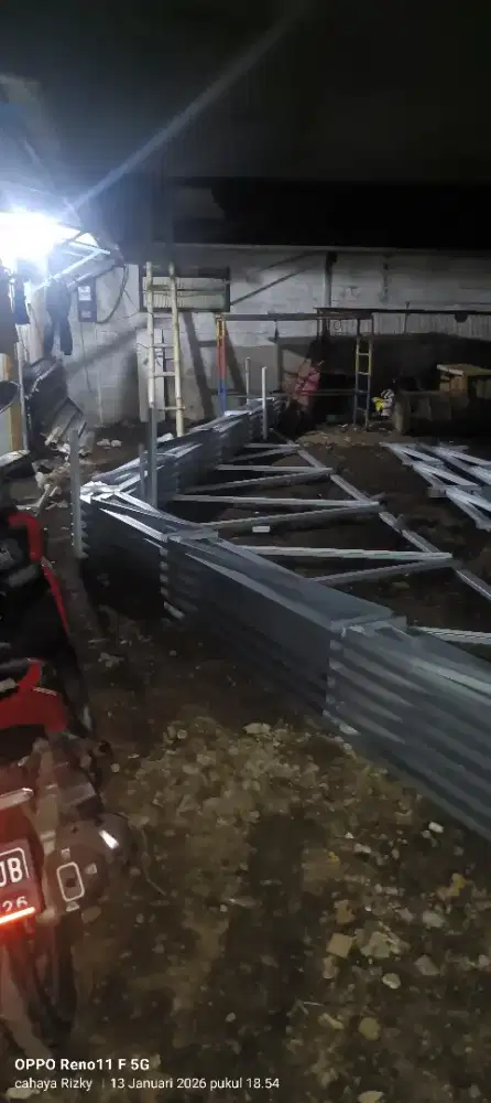 Baja ringan terpasang