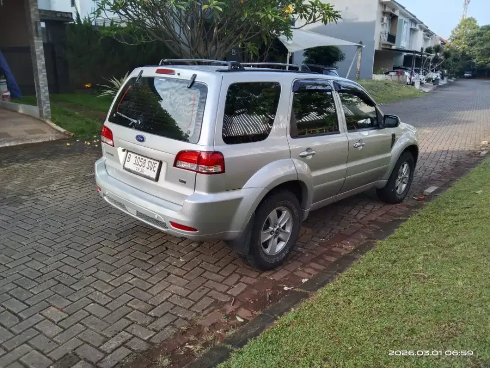 Escape  2.3 bensin automatic  sangat bagus dan sehat terawst