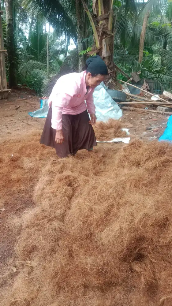 Bahan kerajinan tangan dari serabut kelapa