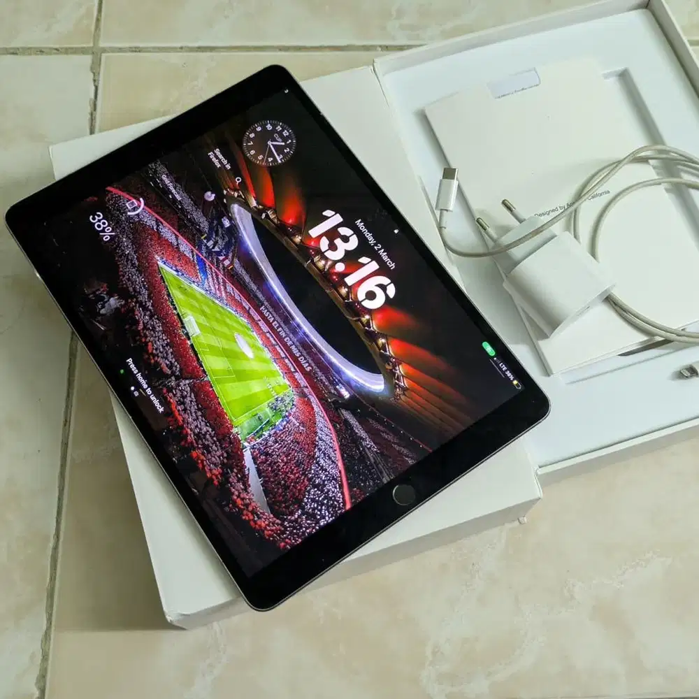 IPad Pro LTE cellular 10.5 fullset no minus