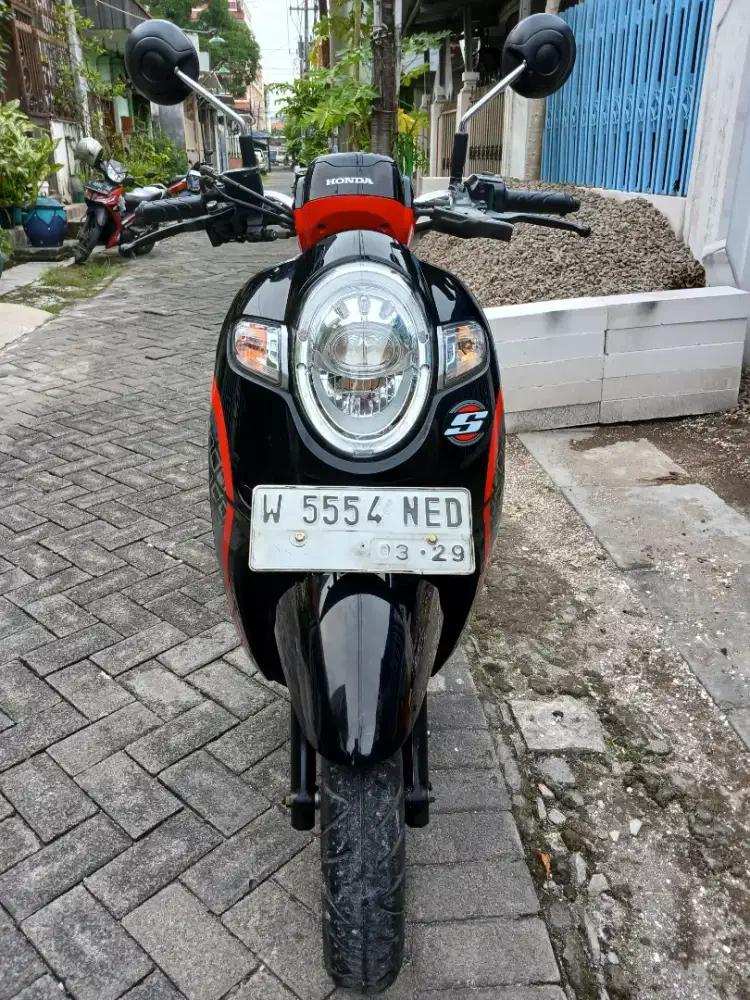 Scoopy 2019 km 35 rb plat w sda istimewa siap modik