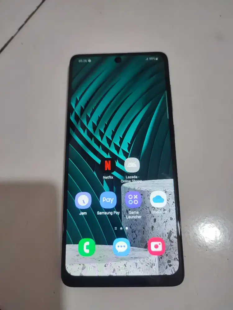 Dijual samsung A71, ram 8/128, hp plus charger