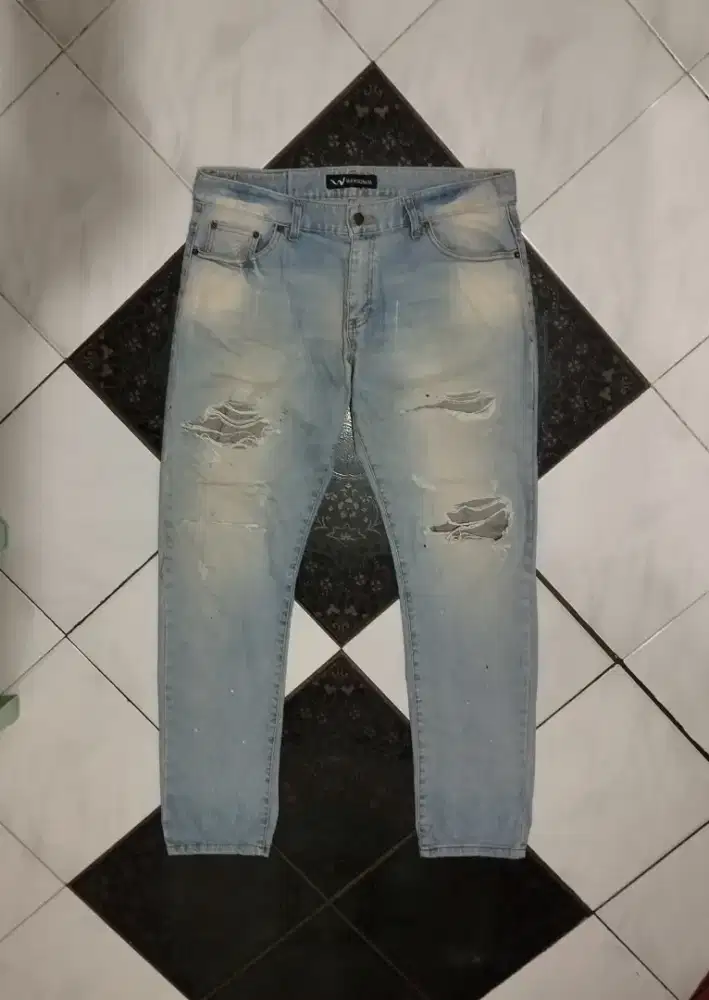 Celana jeans ripped cowok