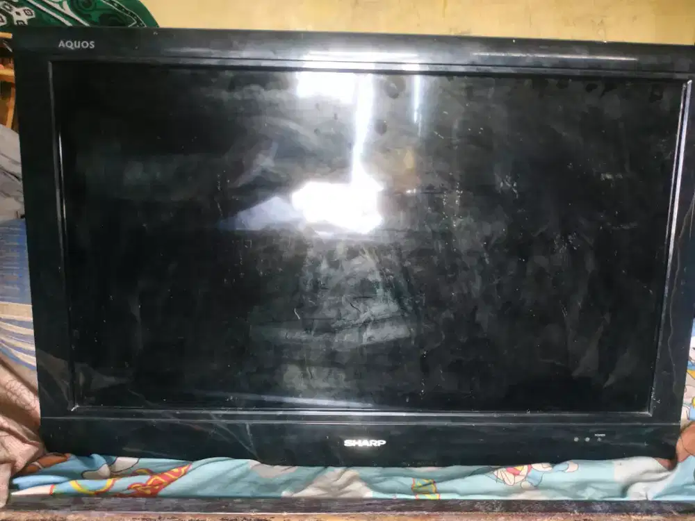 TV Sharp 32 inchi