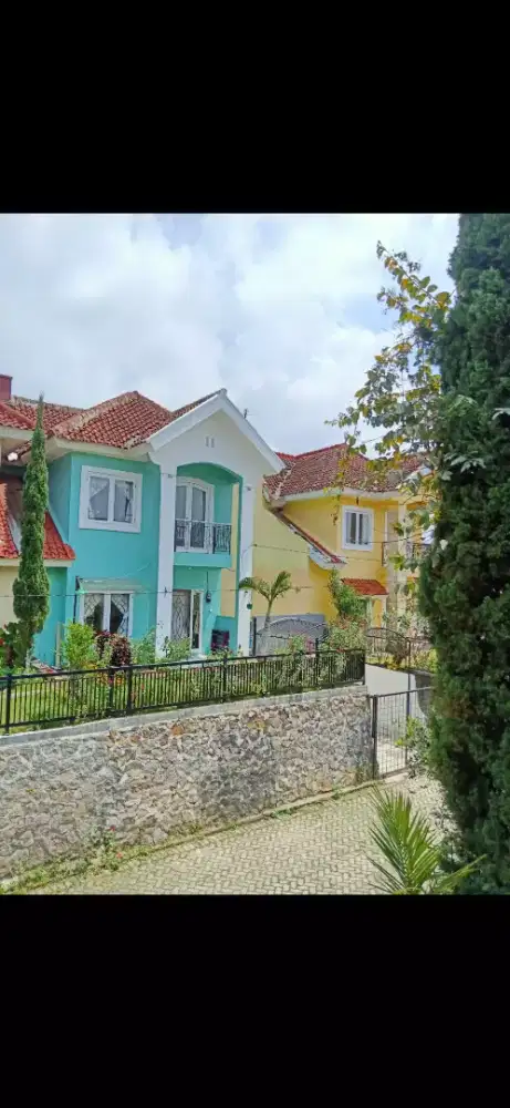 Jual cepat villa 3 kamar kolam pribadi