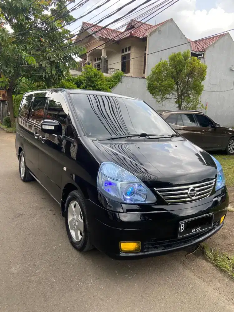 Dijual Nissan serena hws 2.0 th. 2007