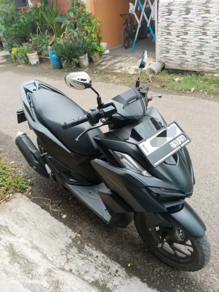 Di Jual Cepat. Honda Vario 160 ABS tahun 2023 warna Hitam Dove