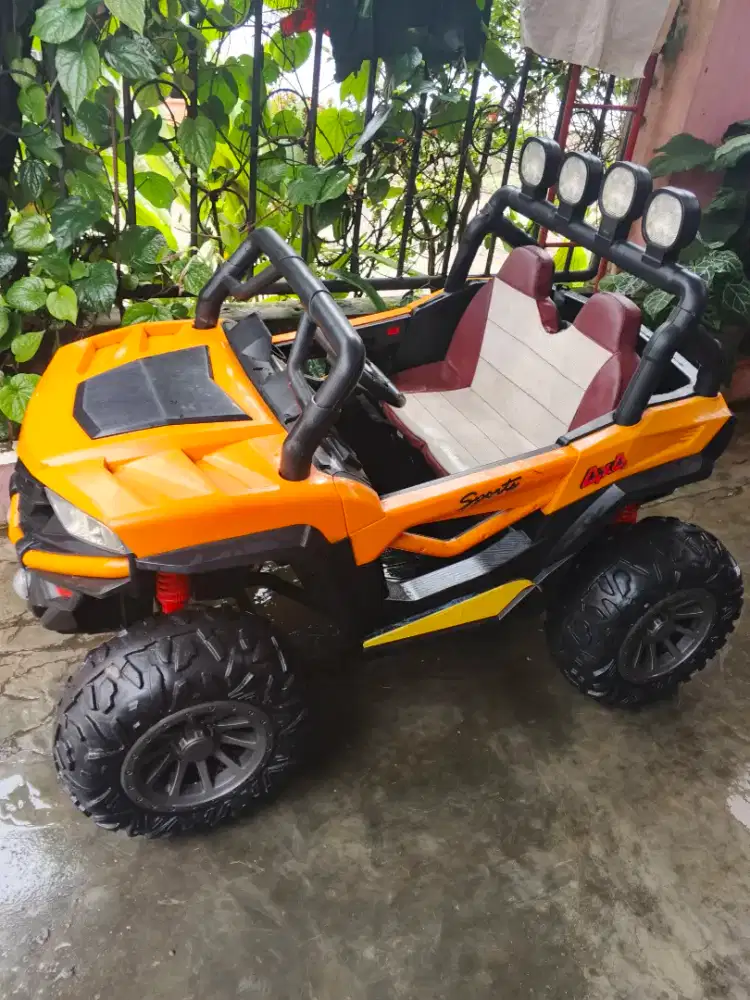 Mainan mobil Aki (jual Cepat)