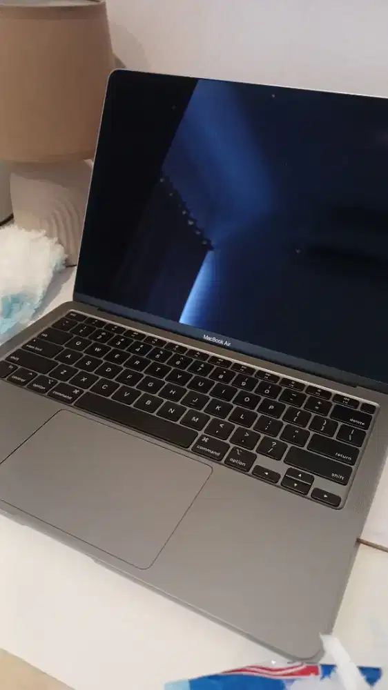 Macbook Air M1 like new, CC rendah